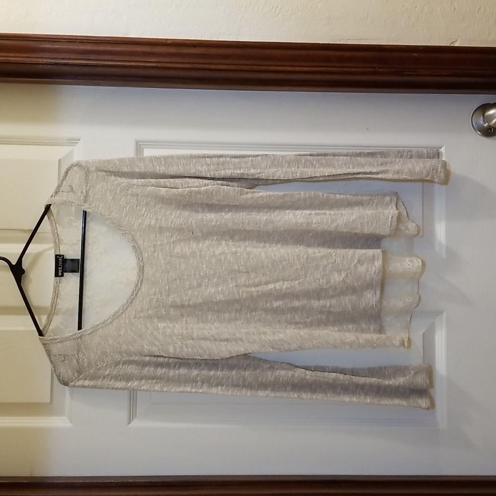 💥3/$10💥Sparkly Wet Seal Sweater with Lace Back